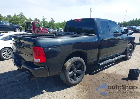 2017 Ram 1500 Express 4X4 6'4 Box z USA, uszkodzony, nr VIN 1C6RR7FT3HS840109